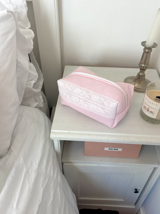 Pink embroidery beauty case 🤍💞🫧 Small