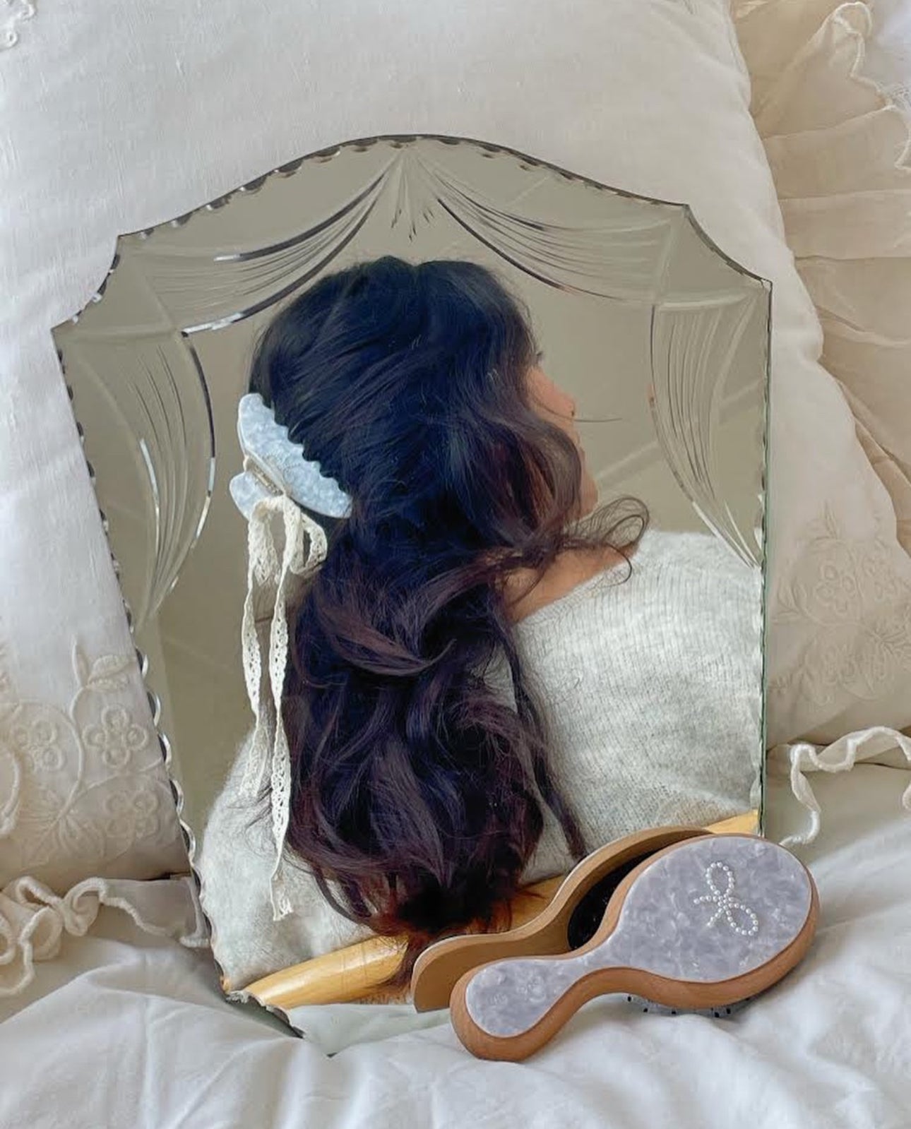 Nicky Bow Hair Claws