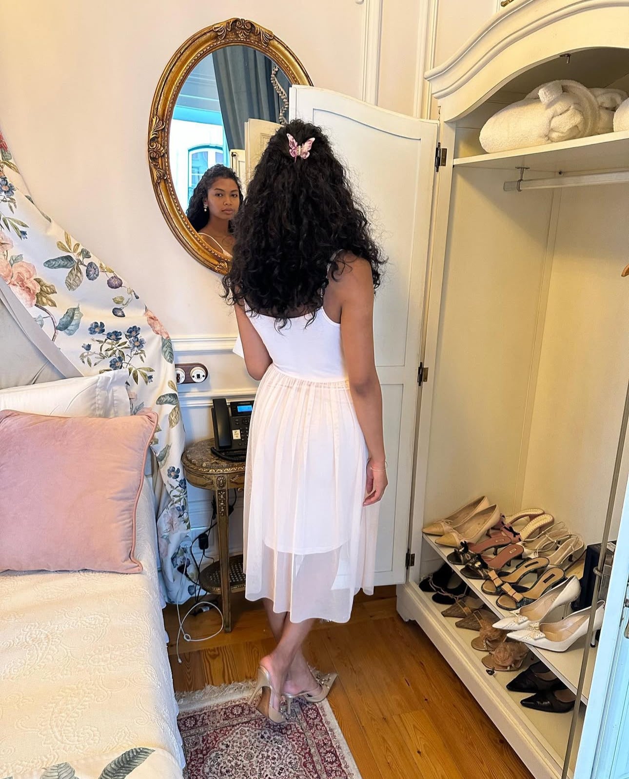 Nicky Butterfly Claw