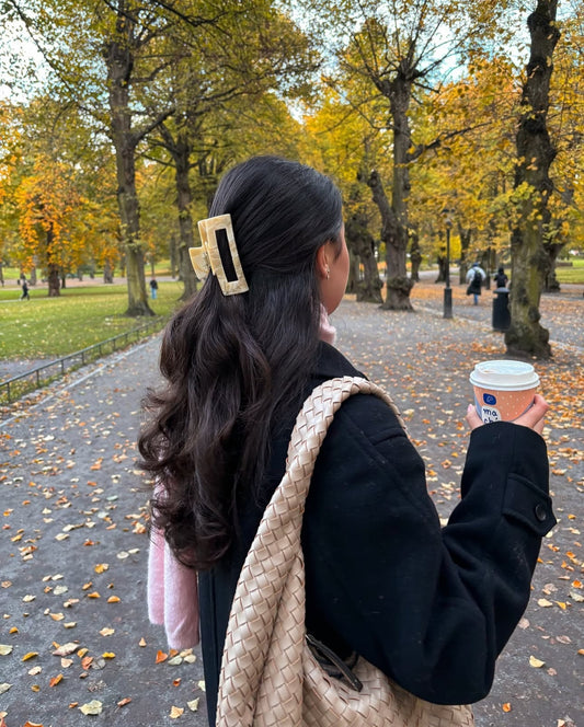 Nicky Square Marble Claw