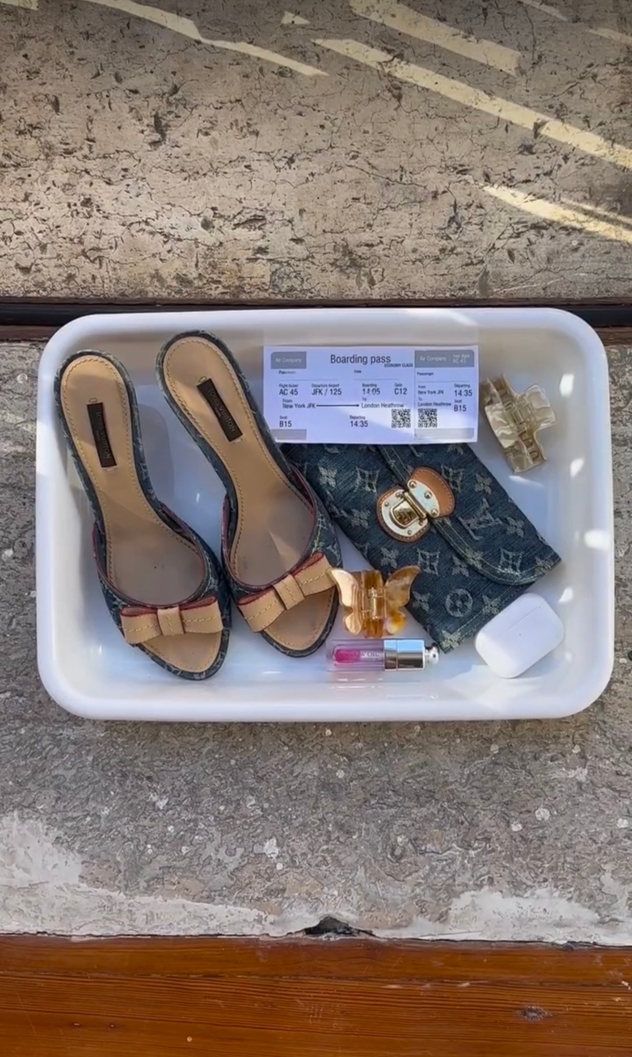 Nicky Butterfly Claw