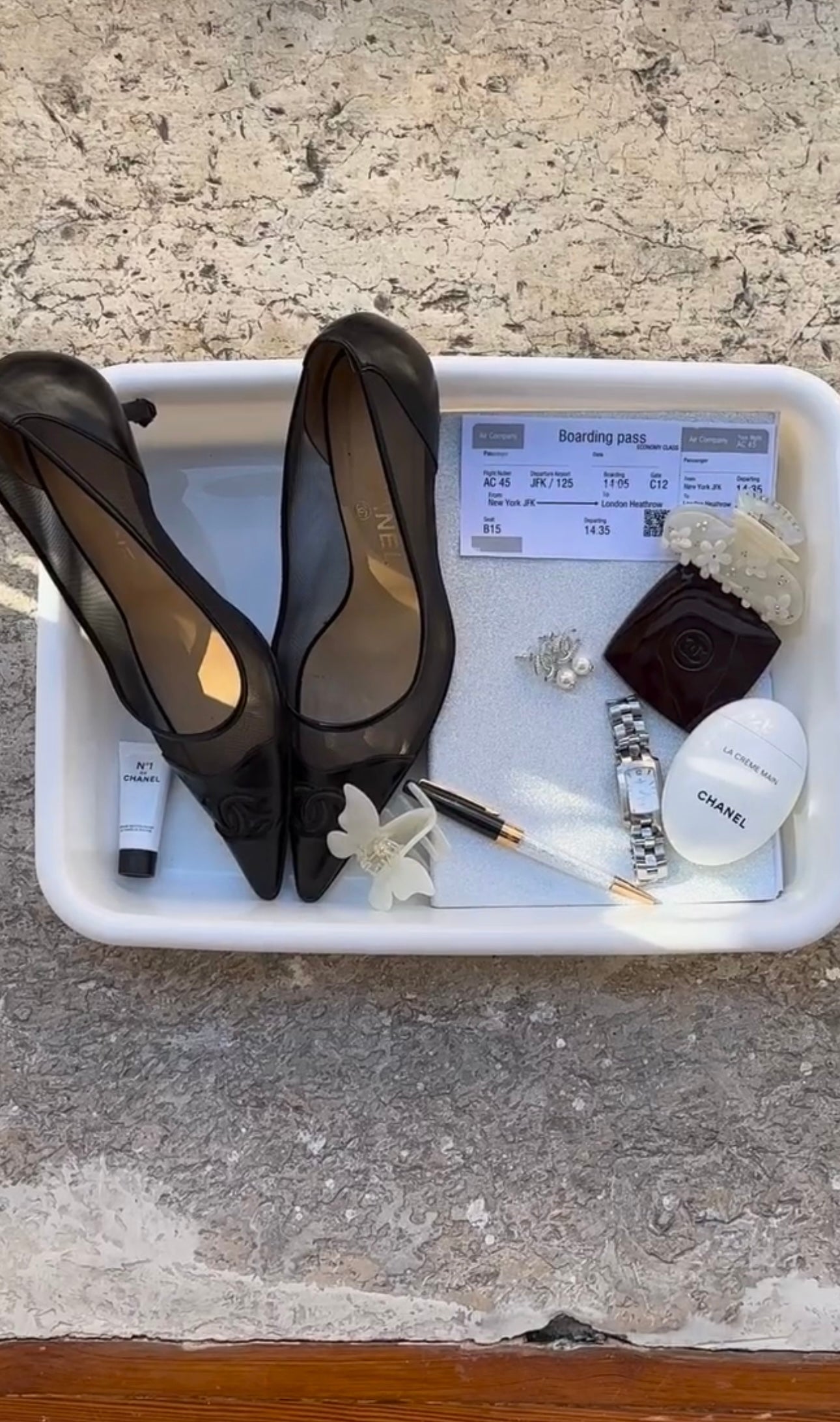 Nicky Butterfly Claw