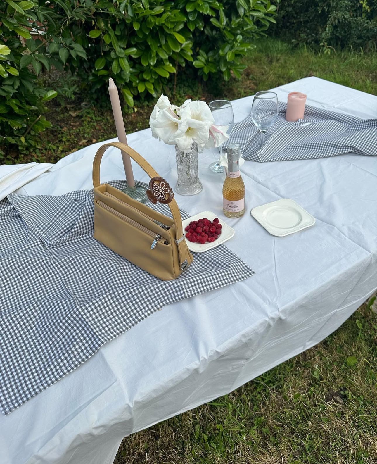 Nicky Sparkle Flower Hair Claws